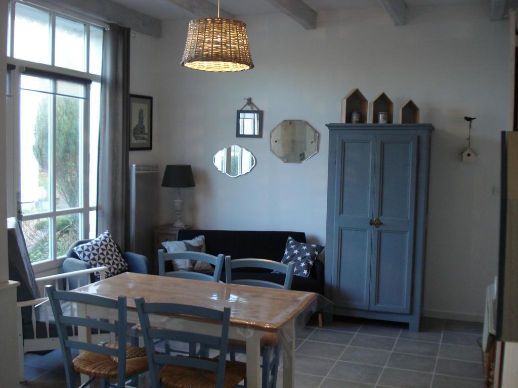 La Petite Maison Du Parc Bois-en-Ardres Bagian luar foto